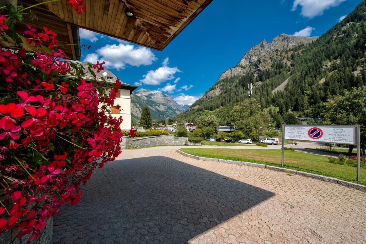 Residenza Del Sole Aparthotel Gressoney-Saint-Jean Buitenkant foto