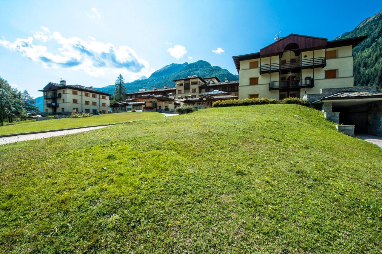 Residenza Del Sole Aparthotel Gressoney-Saint-Jean Buitenkant foto